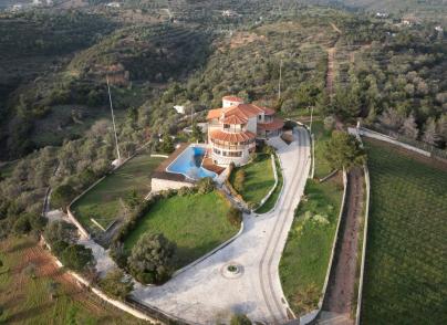 Hilltop luxury villa with panoramic views in Grammatiko