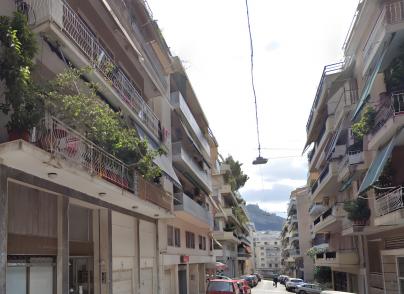 Spacious Apartment with private parking in the heart of Gyzi
