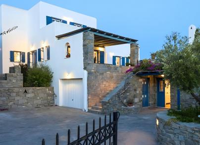 Villa with Private Pool in Aspro Chorio, Paros