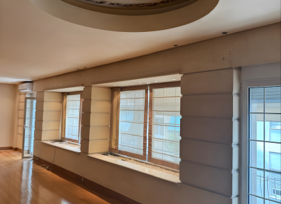 Spacious Apartment with private parking in the heart of Gyzi