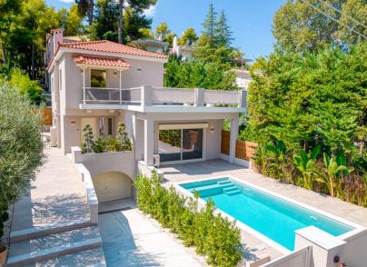Fully renovated luxury villa with pool & garden in Drosia
