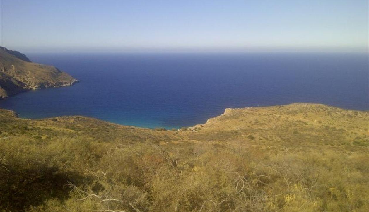 Hillside development plot close to the sea