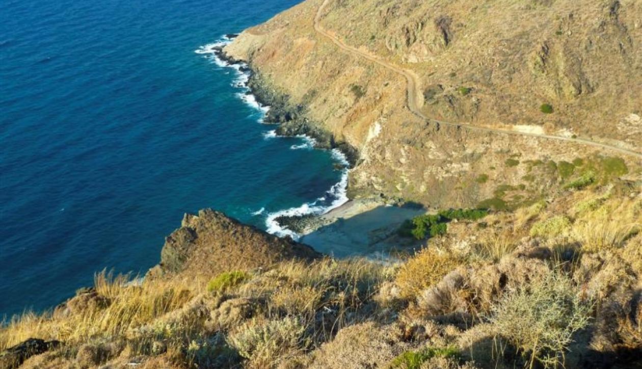 Land with large sea frontage and unfinished villa